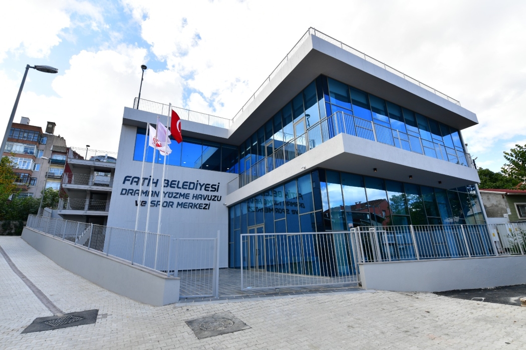 Draman Yüzme Havuzu ve Spor Merkezi Açıldı Draman Yüzme Havuzu ve Spor Merkezi Açıldı