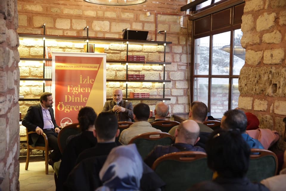 Zeyrek te Sohbete Doyum Olmuyor Zeyrek te Sohbete Doyum Olmuyor