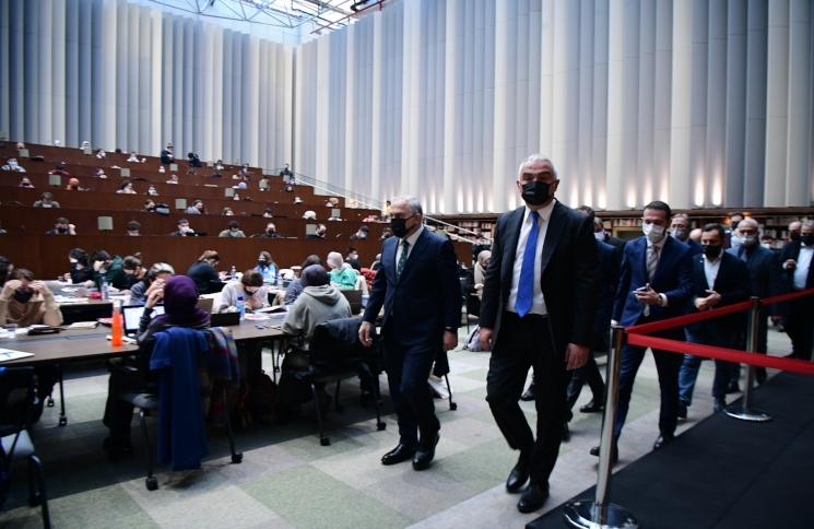 Kültür ve Turizm Bakanımızı Fatih Merkez Kütüphanesi nde Ağırladık Kültür ve Turizm Bakanımızı Fatih Merkez Kütüphanesi nde Ağırladık