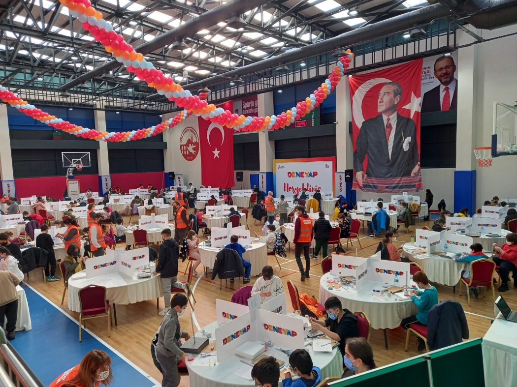 Öğrenciler Deneyap Uygulama Sınavında Ter Döktü Öğrenciler Deneyap Uygulama Sınavında Ter Döktü