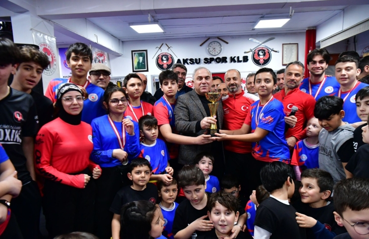 Başkan Turan Aksu Spor Kulübü Sporcularının Sevincine Ortak Oldu Başkan Turan Aksu Spor Kulübü Sporcularının Sevincine Ortak Oldu