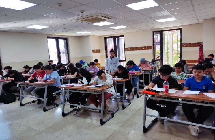 Bilgi Evlerinde Yeni Dönem Sınav Heyecanı Bilgi Evlerinde Yeni Dönem Sınav Heyecanı