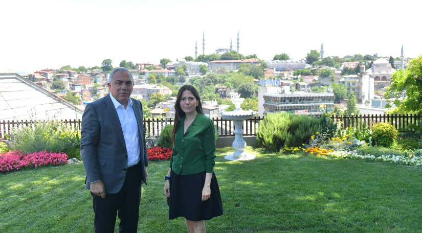 Başkan Turan Gazeteci Kübra Par ı Misafir Etti