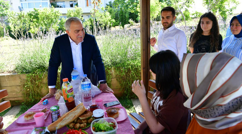 Başkan Turan Yedikule Bahçe Misafirlerini Ziyaret Etti