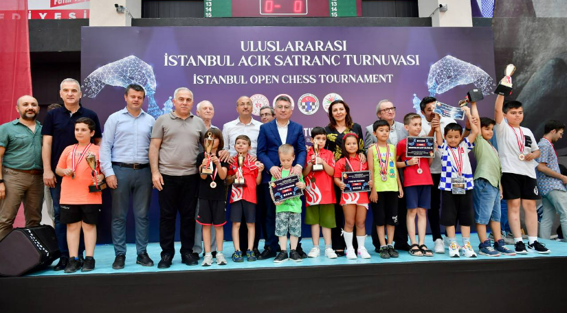 Uluslararası İstanbul Açık Satranç Turnuvası'nda Ödüller Sahiplerini Buldu