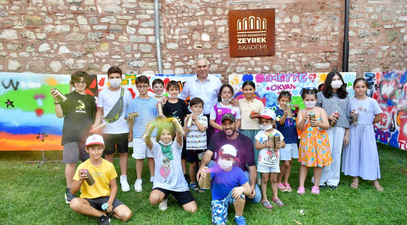 Başkan Turan Miniklerle Graffiti Yaptı