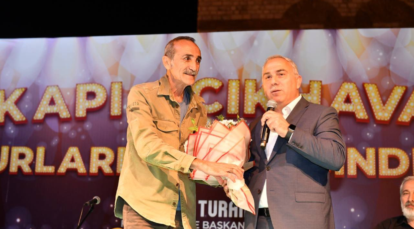 Surların Gölgesinde Cengiz Özkan Konseri Surların Gölgesinde Cengiz Özkan Konseri