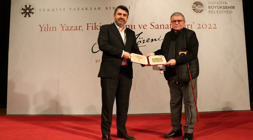 Fatih Belediyesi ne Türkiye Yazarlar Birliği nden “Kültürel Belediyecilik” Ödülü
