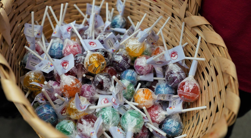 Dünya Lolipop Günü ne Özel Şeker Dağıttık!