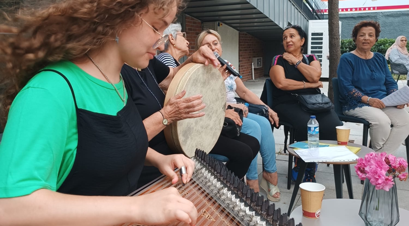 Yadigar Kahvesi nde Keyifli Anlar: Fatih Sanat Akademisi Öğrencisi nden Türk Sanat Müziği Performansı