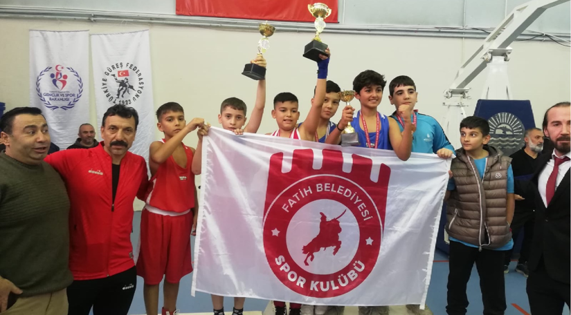 Fatih Municipality Sports Club Received the First Prize at Centennial Junior Boxing Championship