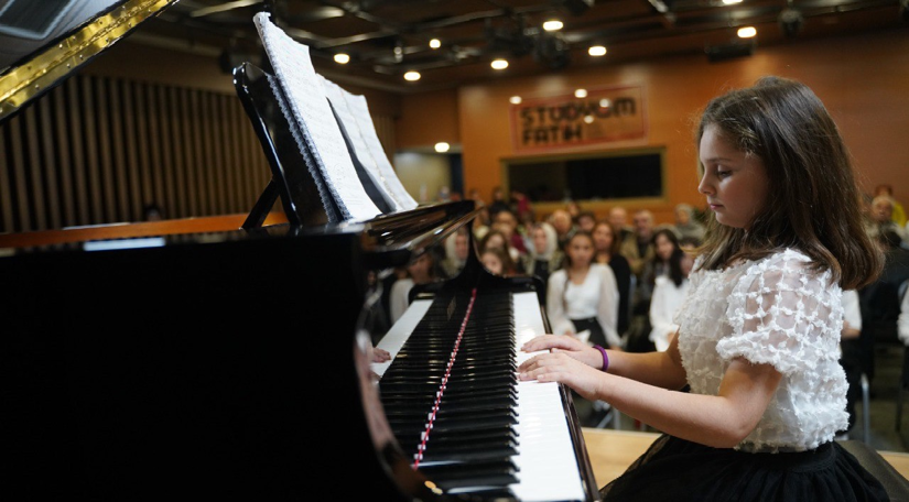 Fatih in Genç Müzisyenleri Fatih Sanat Akademisi nin Güz Dönemi Piyano Konseri nde Sahne Aldı