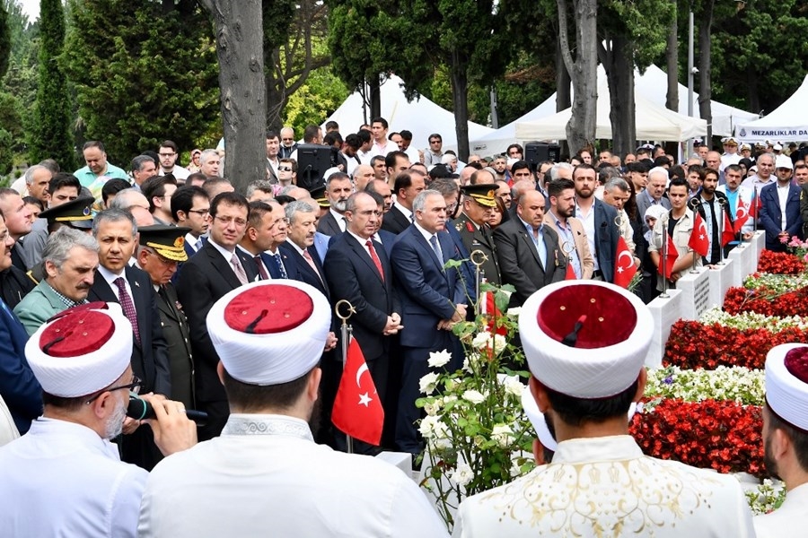 15 Temmuz Şehitliği nde Anma Töreni Düzenlendi 15 Temmuz Şehitliği nde Anma Töreni Düzenlendi