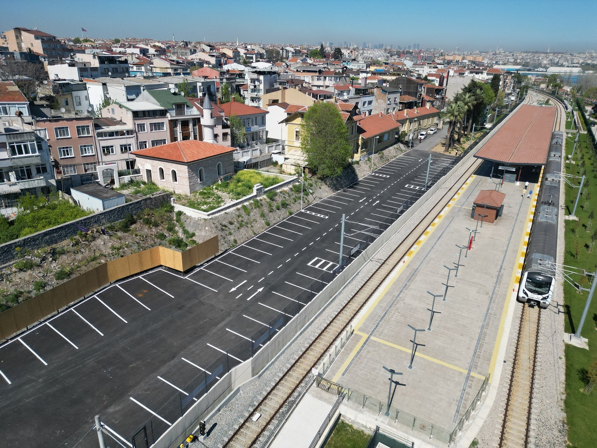 Yedikule İstasyon Otoparkı